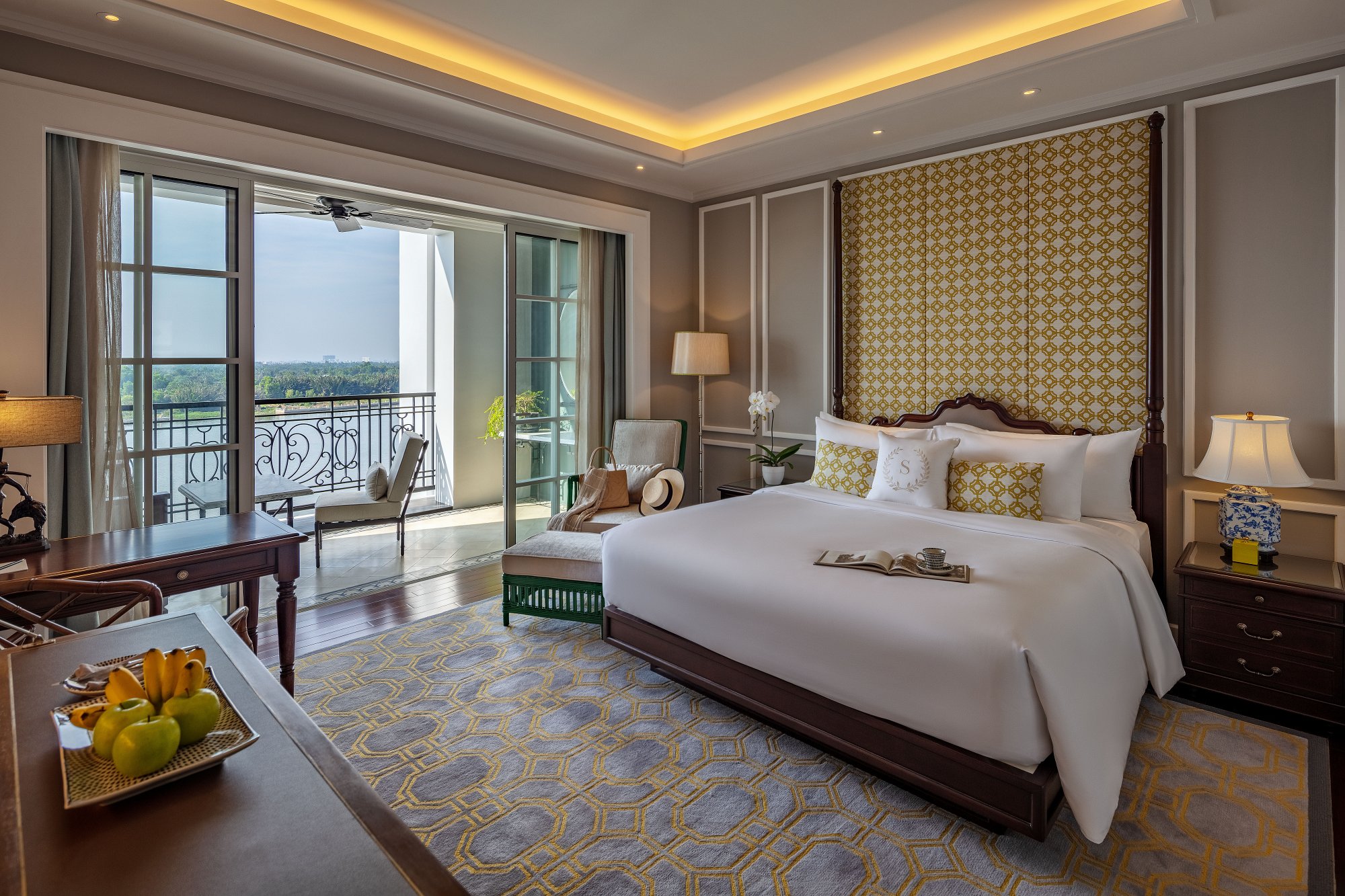 Spacious hotel rooms with direct view of Saigon River