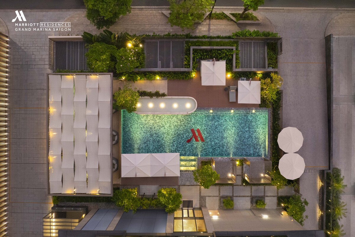 Swimming-pool-at-Ground-floor-1